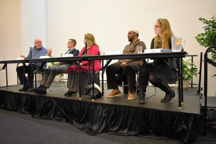 Panel Discusses Including the Nonreligious in the Interfaith Conversation